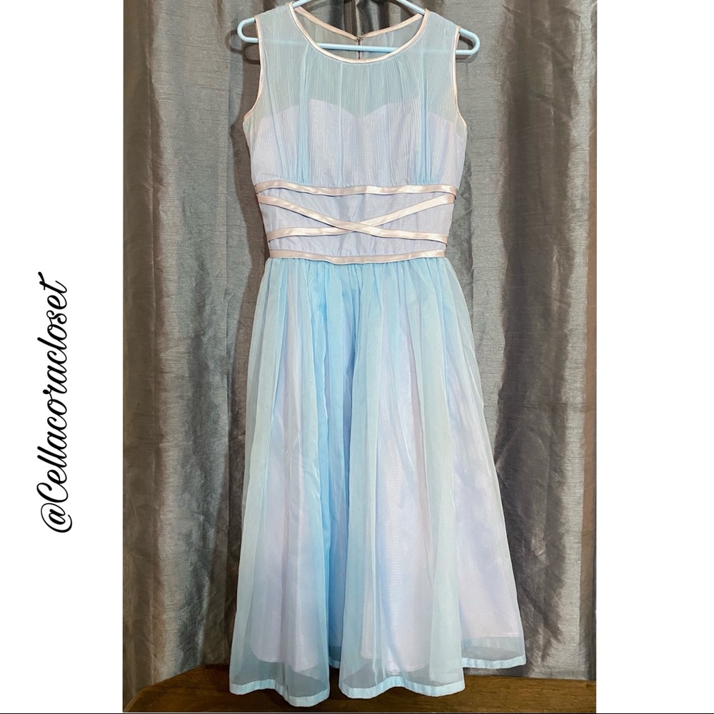 Beautiful Vintage 1950s blue party dress